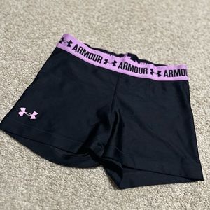 size small under armour shorts